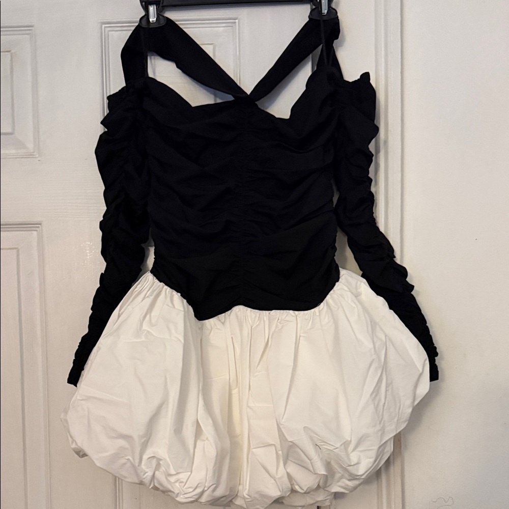 Fashion Nova Black and White Long Sleeve Dress